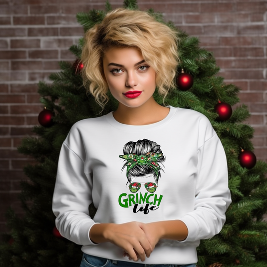 Grinch Life with Female Figurine